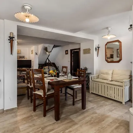 Beautiful In With House Sea View Holiday home Lopar