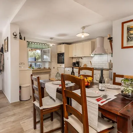Beautiful In With House Sea View Holiday home Lopar