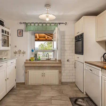 Beautiful In With House Sea View Holiday home Lopar