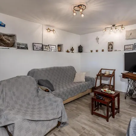 Beautiful In With House Sea View Holiday home Lopar