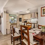 Lovely In With House Sea View Feriehus Lopar