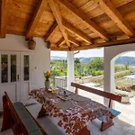 Lovely In With House Sea View