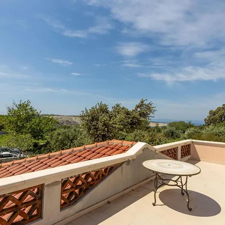 Lovely In With House Sea View